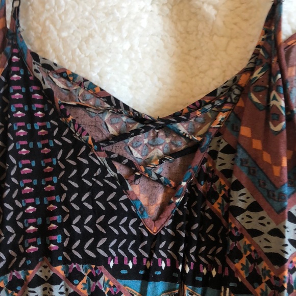 patterned romper - Picture 8 of 8